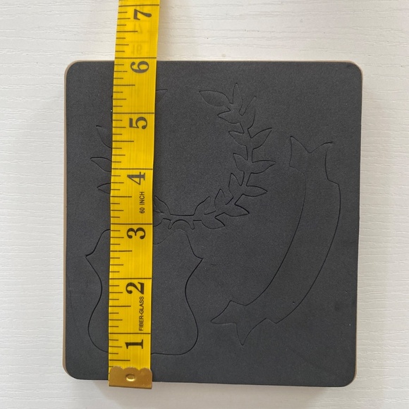 Tim Holtz Alterations Regal Crest Sizzix Cutting Die O/S - Picture 6 of 7